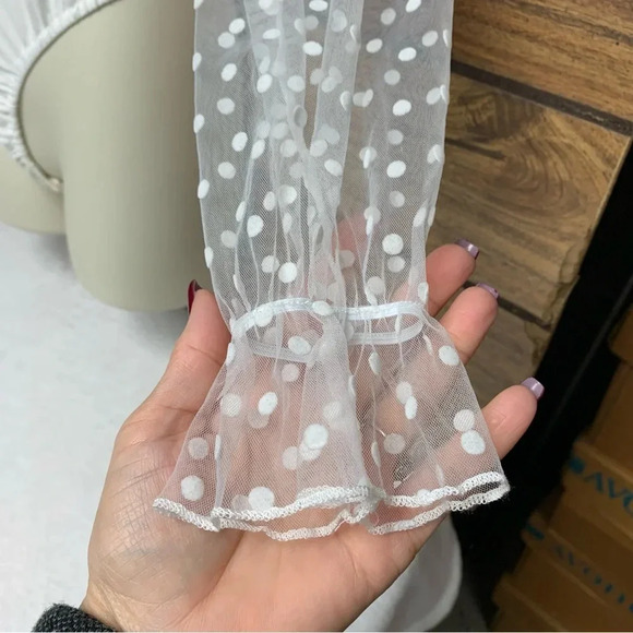 Alredine white body suit size medium polka dotted sheer sleeves 2 snap closure - Picture 5 of 8